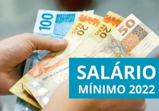 MP que fixa salário mínimo em R$ 1.212 em 2022 é promulgada