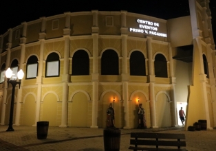 Centro de eventos em formato de Coliseu é inaugurado em Arroio Trinta 