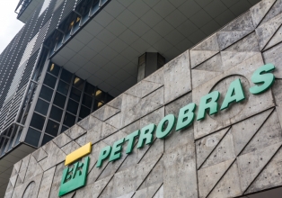 Petrobras diz que 'não há nenhuma decisão' sobre ajustes nos preços dos combustíveis