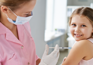 Saúde distribuirá doses para vacinar todas as crianças até 15 de Fevereiro