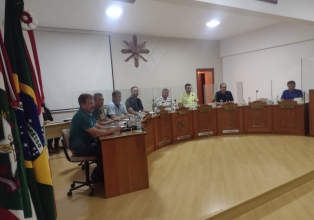 Primeira Sessão da Câmara de Treze Tílias tem apresentação das comissões permanentes e visita da EPAGRI