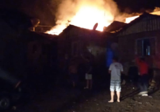 Incêndio atinge duas residências em Bairro do município