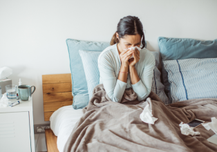 Pessoas que apresentam sintomas gripais devem fazer isolamento social, orienta médico de Treze Tílias