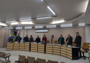 Indicação para construção de passeios na cidade é apresentada pelo vereador Roberto Canônica