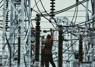 ANEEL quer regulação de nova norma de fios e postes em todo país