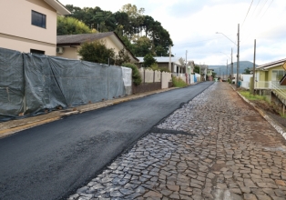 Obras de pavimentação da Rua Albino Possenti iniciam em Arroio Trinta