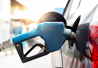 Gasolina sobe 3,3% em uma semana e chega a custar R$ 7,49 o litro, segundo a ANP