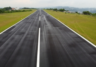 As obras de recuperação da pista de pouso e decolagem e da sinalização horizontal do Aeroporto Angelo Ponzoni foram concluídas em Videira.