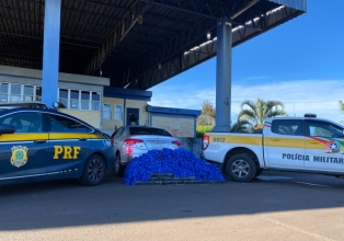 PRF e PMRv recuperam carro roubado e apreendem 300 kg de maconha em Água Doce
