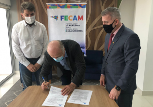 CINCATARINA e FECAM firmam Termo de Cooperação Técnica.