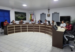 Câmara de Macieira aprova indicação que sugere troca de placas de identificação do município