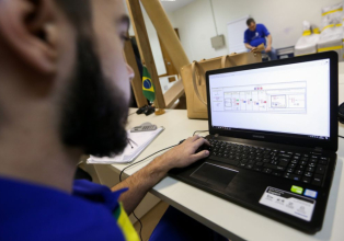 Um a cada dez jovens cursa ensino técnico no Brasil. número abaixo da média dos países da OCDE