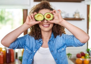  Mitos e verdades: quais alimentos fazem bem ou mal para os olhos