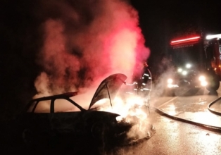 Carro pega fogo na SC 453 em Ibicaré