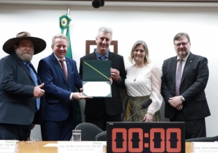 Ordemilk recebe Prêmio Mérito Agropecuário da Câmara dos Deputados