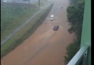 Chuva acompanhada de ventos e granizo causa transtornos e prejuízos em Videira