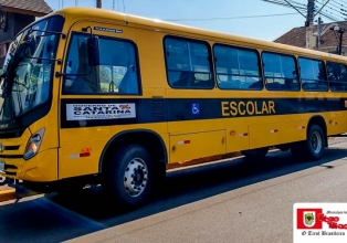 Novo ônibus da prefeitura de Treze Tílias será utilizado para o transporte escolar do interior