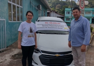 CRAS de Macieira recebe novo veículo