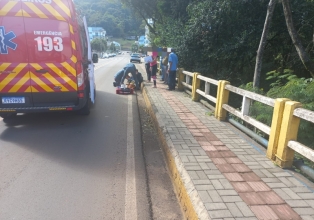 Criança cai da bicicleta e é atropelada em Salto Veloso
