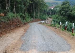 Prefeitura de Arroio Trinta mantem trabalhos de recuperação de estradas do interior do município
