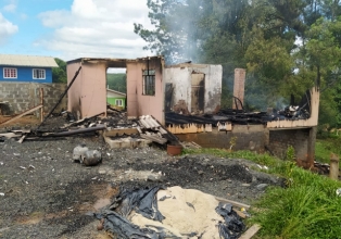 Duas residências são consumidas pelo fogo no interior de Ibicaré