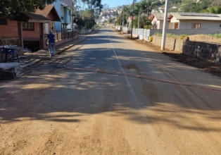 Iniciada pavimentação de Rua em Salto Veloso