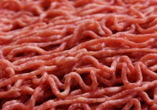 Preço da carne cai pela primeira vez após 16 meses, mas alta acumulada é de 22%