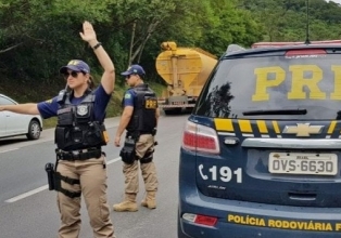 Policia Rodoviária Federal apreende caminhão com carga nociva a saúde em Água Doce
