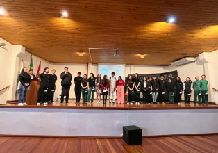 Escola Estadual São José de Treze Tílias promove palestra sobre a Sociedade Virtual e seus Reflexos na Saúde Humana