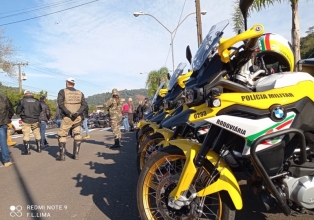 ATUALIZADO - 1º Passeio Motociclístico reúne centenas de pessoas