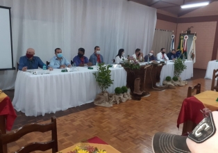 Legislativo de Água Doce realiza sessão solene em homenagem ao Gaúcho