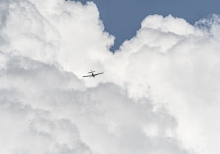 Avião de SC desaparecido na Argentina emite sinal e reacende esperança por sobreviventes