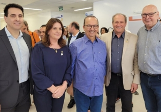 Governador Jorginho Mello visita o Centro de Radioterapia do HUST