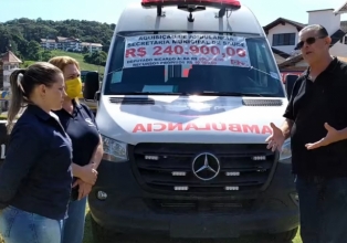 Prefeitura de Treze Tílias adquire ambulância com UTI móvel