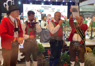 Banda da Áustria compõe música especial para os 90 anos de Treze Tílias
