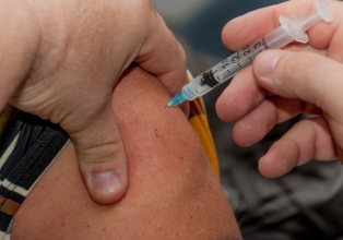 Secretaria Municipal de Saúde de Treze Tílias inicia aplicação de vacina contra o HPV 