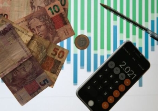 Desenrola Brasil já renegociou quase R$ 30 bilhões em dívidas. especialistas alertam para cuidados neste período do ano
