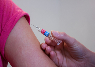 Vacinação da COVID 19 está ocorrendo hoje no Município