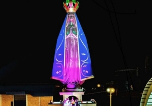 Escultor trezetiliense edifica escultura de Nossa Senhora Aparecida com mais de 18 metros no Sul do estado