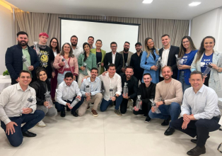 Integrantes da CDL/Jovem de Joaçaba realizam viagem técnica a Florianópolis