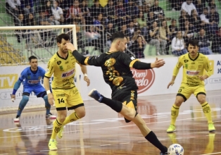 Joaçaba Futsal vence o Jaraguá no primeiro jogo das oitavas de final da LNF