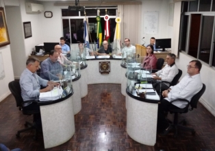 Legislativo de Água Doce aprova três indicações e dois projetos de lei do Executivo