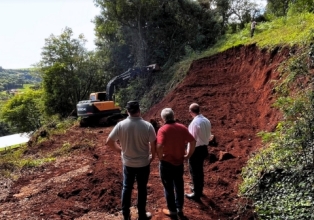 Administração Municipal de Água Doce inicia obras de melhoria na estrada da Linha Nova Concórdia