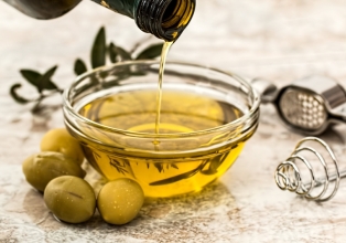 Ministério de Agricultura determina recolhimento de 12 lotes de azeite de oliva impróprios para consumo