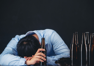 Transtornos ligados ao uso de álcool e outras drogas matam 11 mil por ano