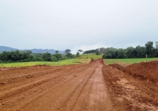 Prefeitura de Treze Tílias conclui obras de acesso ao terreno que vai sediar polo industrial do município