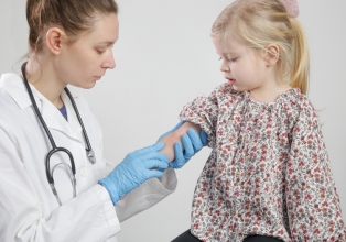 Doença comum na infância, a dermatite atópica atinge 2 em cada 10 crianças com menos de 5 anos