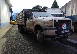 Caminhão furtado é encontrado abandonado na SC 453 em Tangará