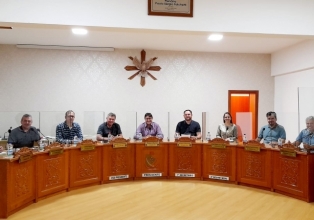 Sessão da Câmara de Vereadores de Treze Tílias foi marcada por homenagens na noite de ontem