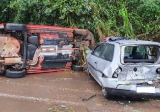 Acidente de trânsito envolve três veículos na SC 150 em Lacerdópolis